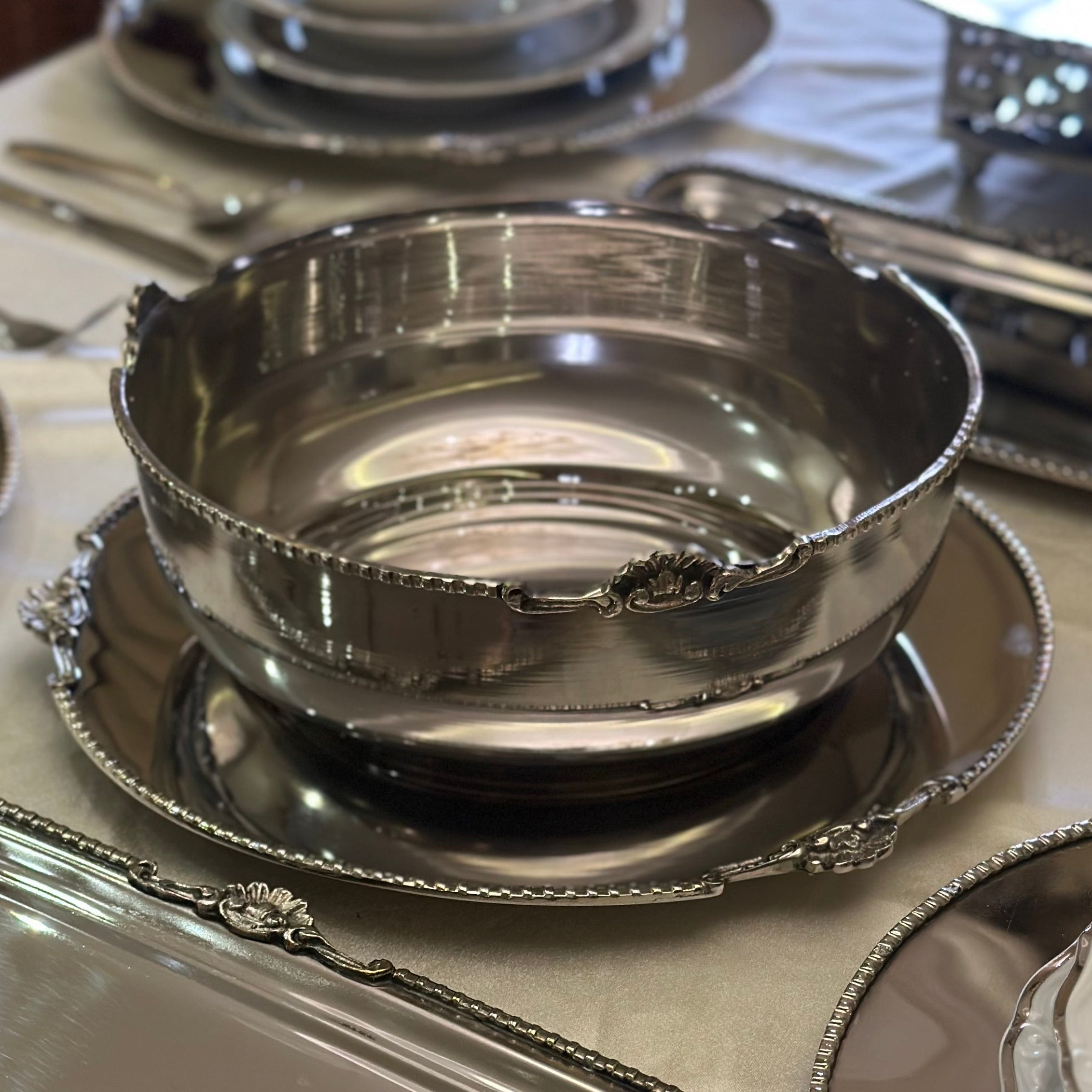 Bowl + its plate