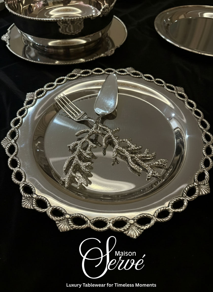 Rounded Robe serving platter