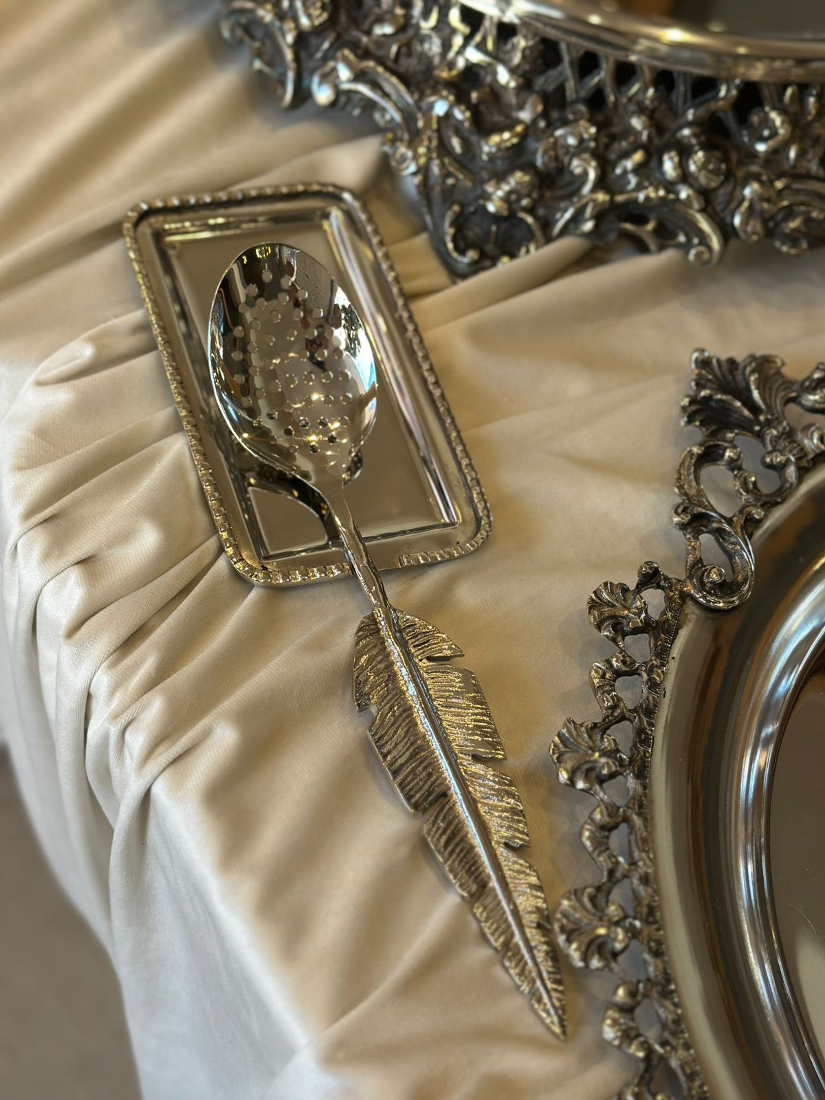 Cutlery holder