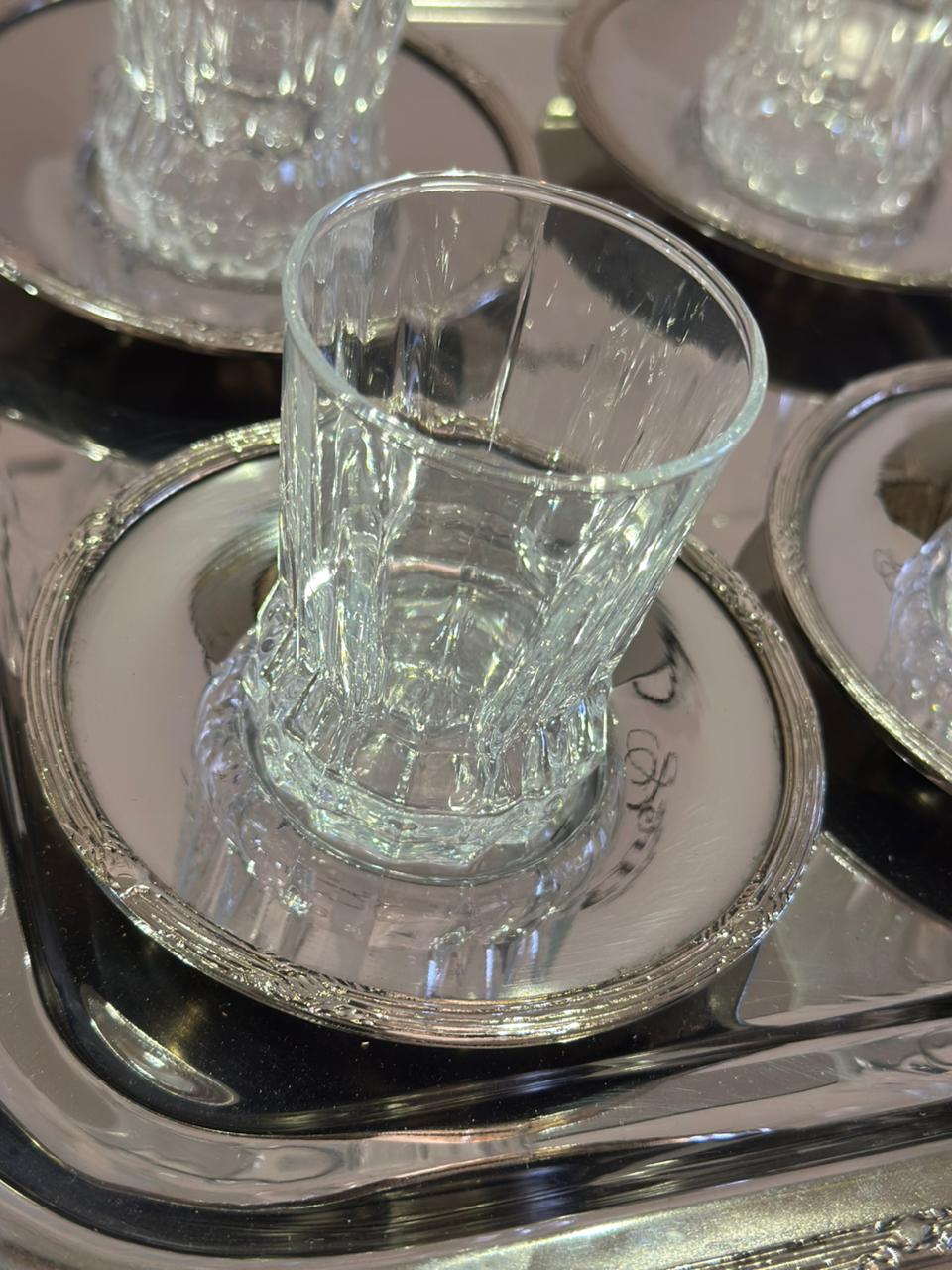 A set of 6 istikana + its Classic plate